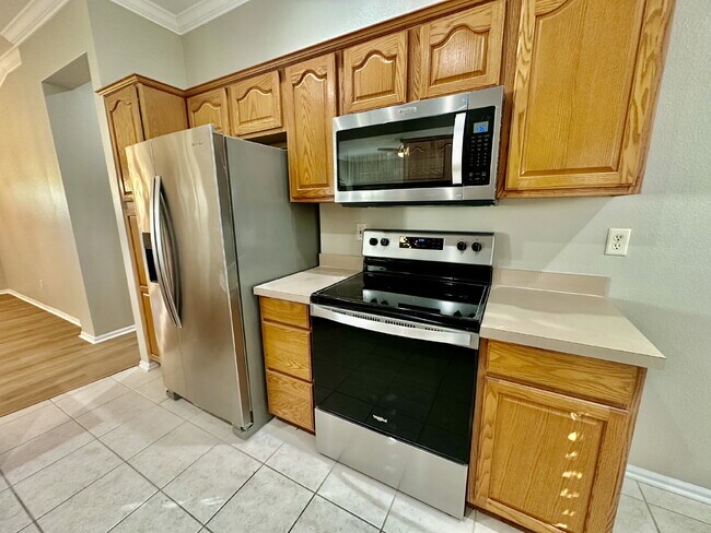 Building Photo - Recently Updated Two Bedroom Home in Sun C...