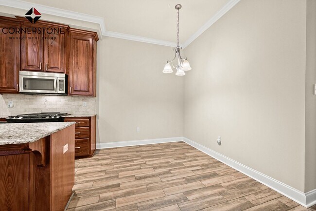 Building Photo - 3 Bedroom House in University Villas| Community Pool |Gated Community