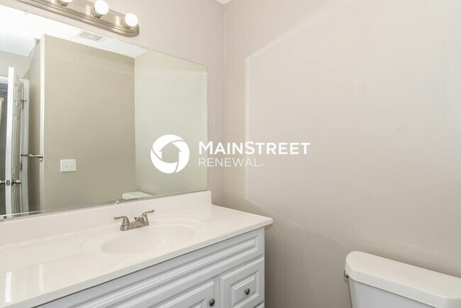 Building Photo - 3 Bedroom Pet-Friendly Home in Jacksonville, FL with Main Street Renewal