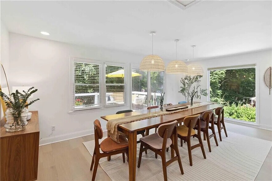 Building Photo - Room in House on Glenwhite Dr