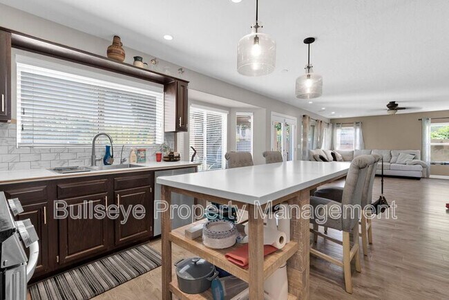Building Photo - 809 S Lagoon Dr