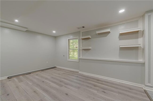 Building Photo - 435 Little Pines Ct