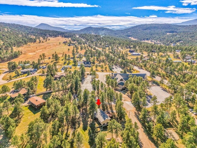 Building Photo - 27927 Circle Dr