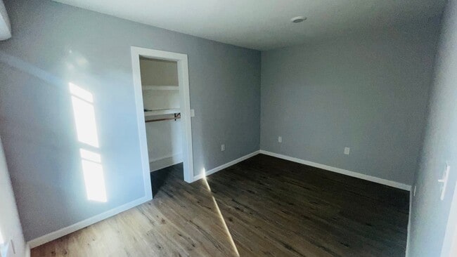 Building Photo - 809 Arnold Ave
