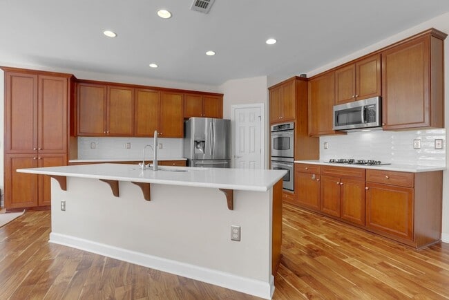 Building Photo - 3005 Coral Bell Ln