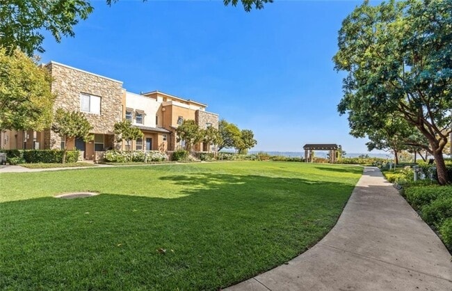 Building Photo - 84 Meridian Dr