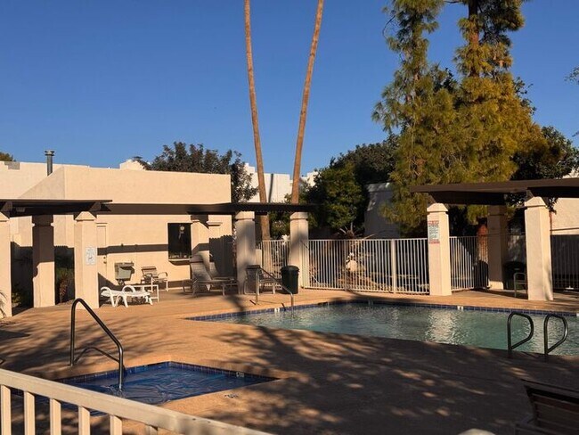 Building Photo - Amazing 3beds/2baths Townhome in Tempe!