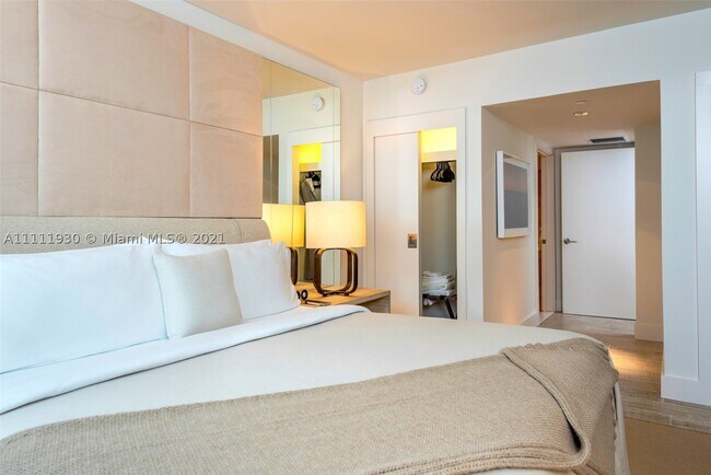 Building Photo - 102 24th St