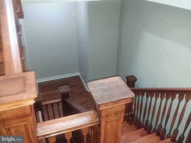 Building Photo - 2012 Mt Royal Terrace