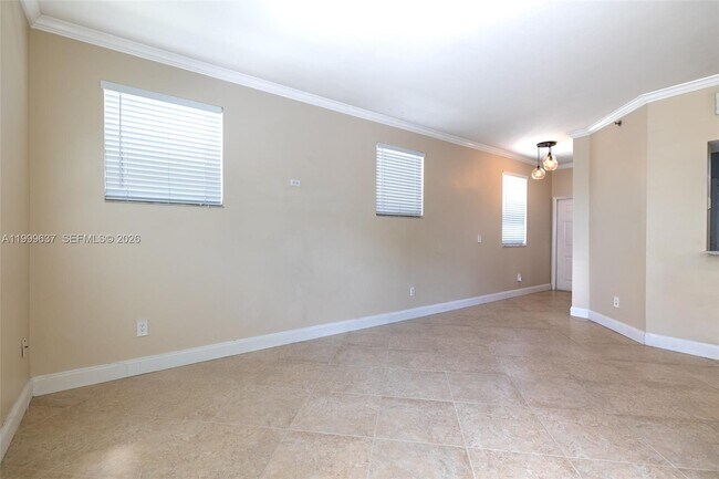 Building Photo - 3255 NE 184th St