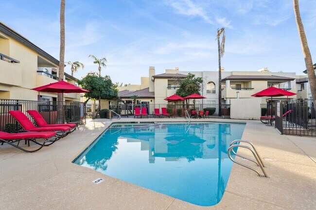 Building Photo - Beautiful 2 Bedroom