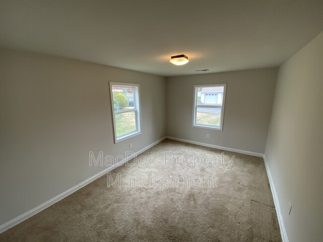 Building Photo - 5472 Riverview Dr