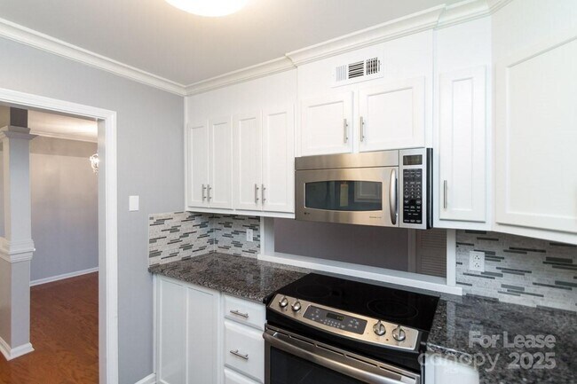 Building Photo - 140 Lake Concord Rd NE