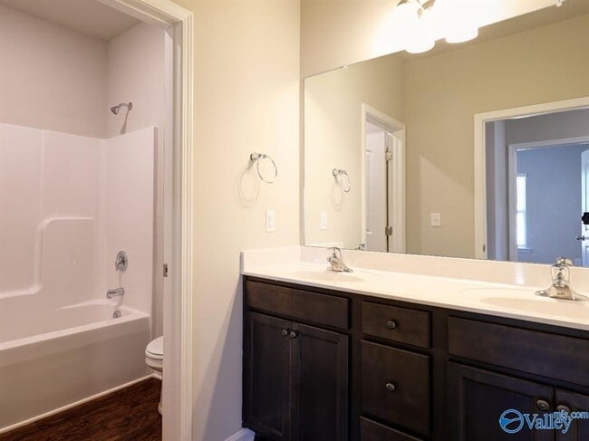 Building Photo - 128 Oak Fletcher Dr