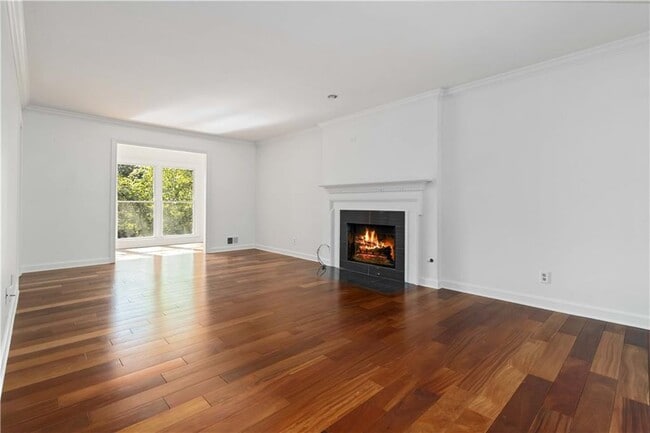 Building Photo - 2308 Defoors Ferry Rd NW
