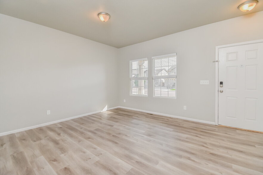 Building Photo - 6350 Tranters Creek Way