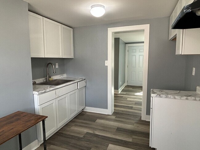 Building Photo - 1309 W Pruitt St