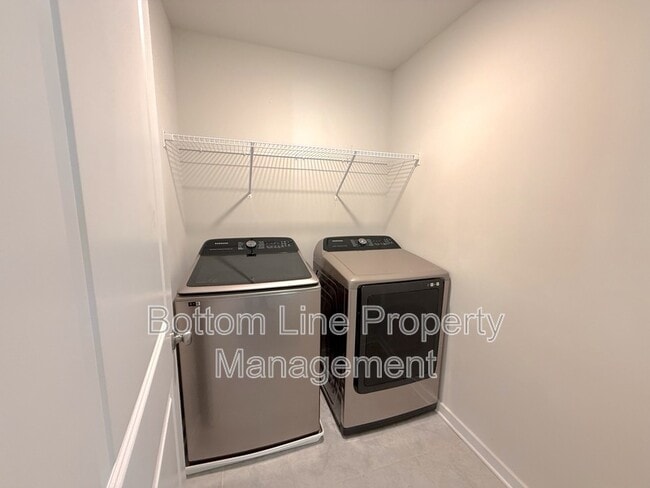 Building Photo - 706 Anglin Forest Way