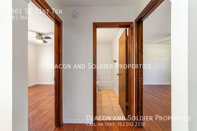 Building Photo - 4861 SE 31st Terrace