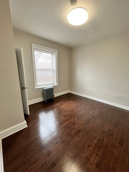 9 Bentley Ave 14 - 13 Bentley Ave