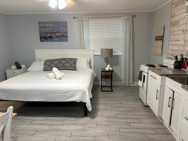 Building Photo - 1258 Beach Rd