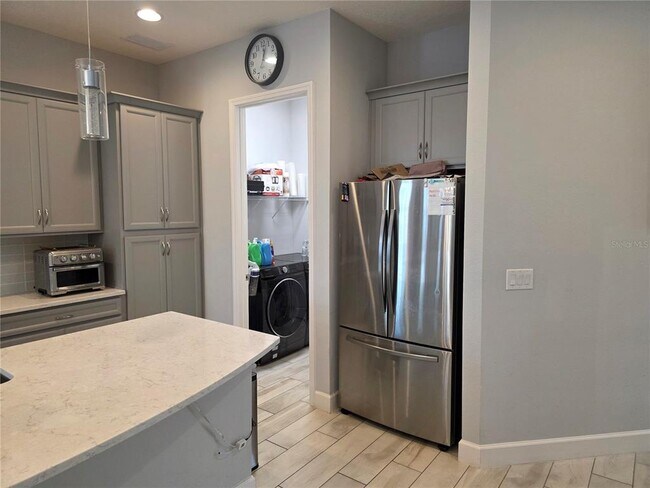 Building Photo - 6123 Voyagers Pl