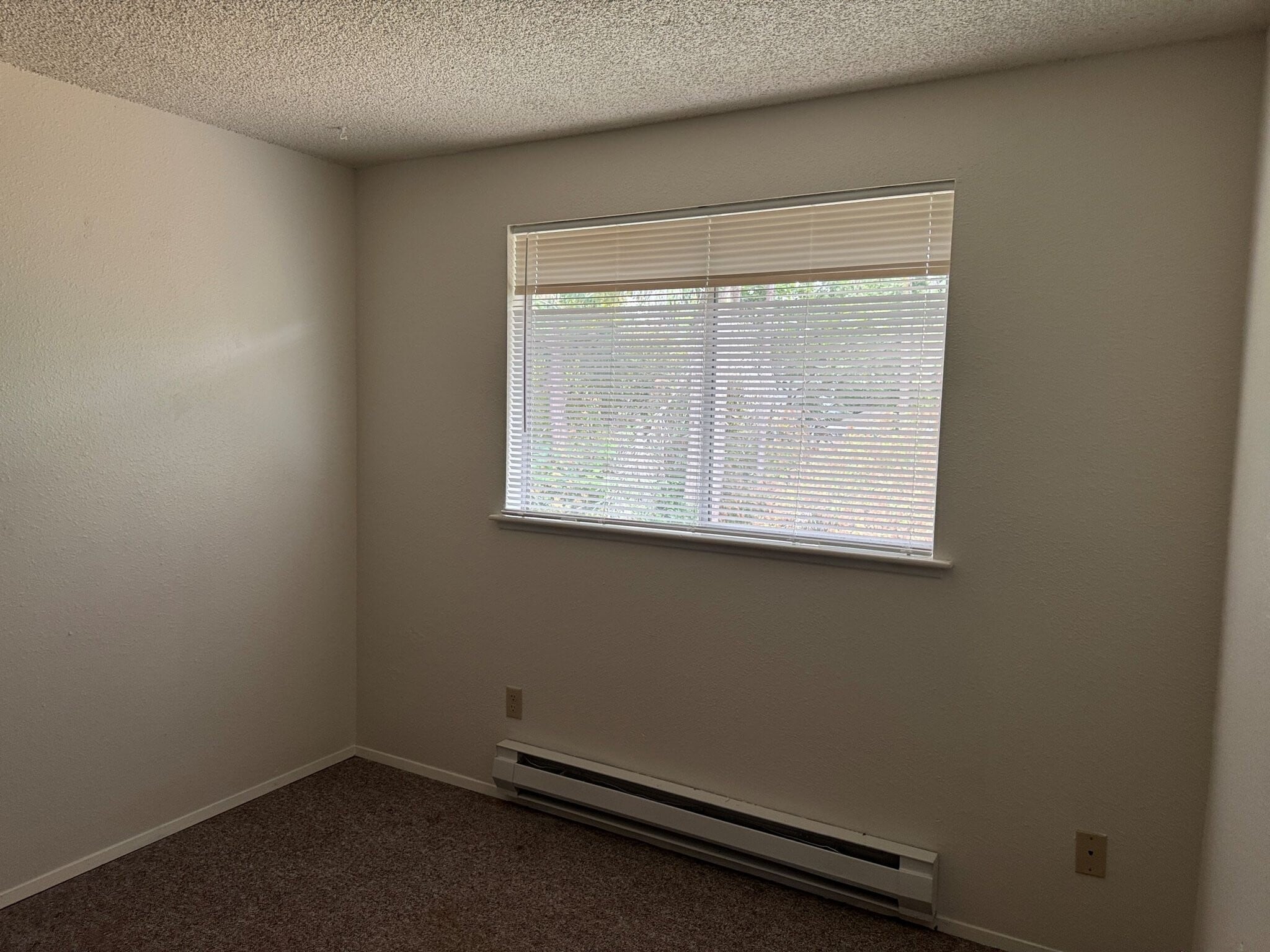 Building Photo - 950 SW Harrier Cir