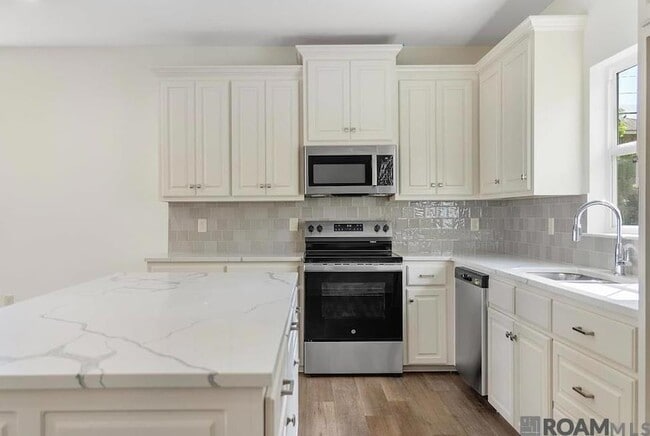 Building Photo - 6908 Goya Ave