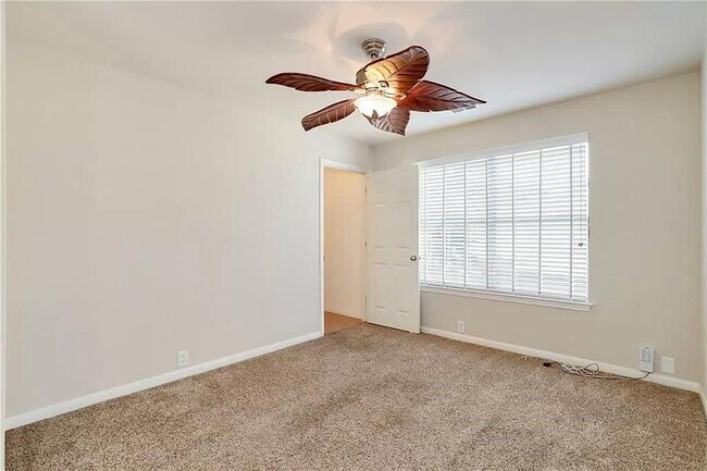 Building Photo - 809 Barefoot Cove