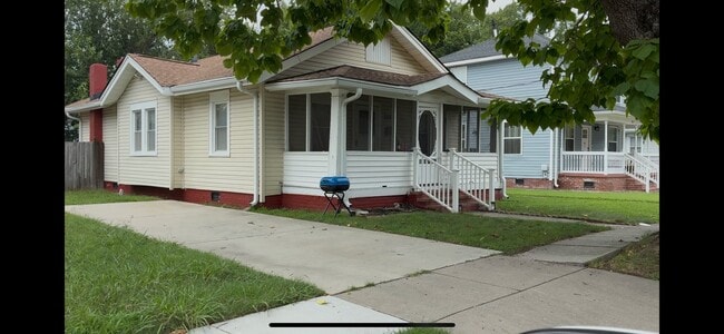 Building Photo - 2807 Dunkirk Ave