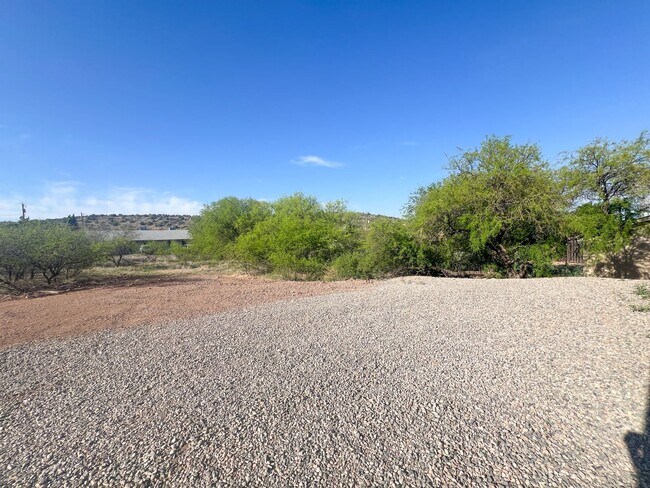 Building Photo - 2025 BUILT DUPLEX - RIMROCK