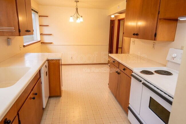 Building Photo - 6232 S Wapato St