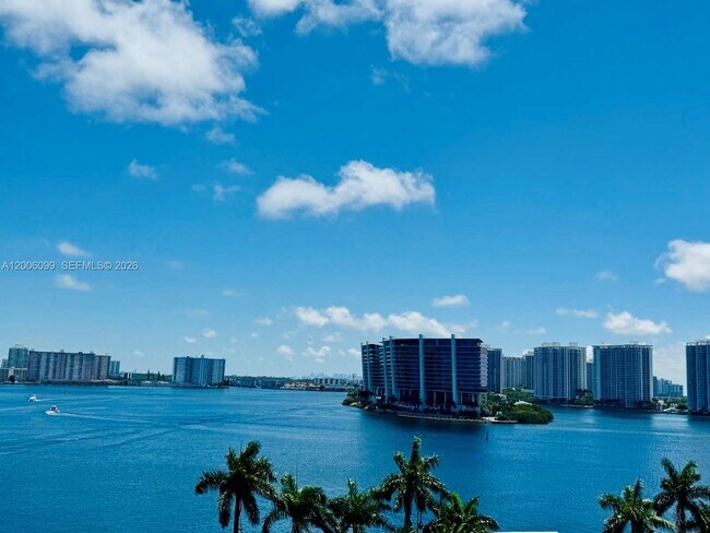 Building Photo - 19101 NE 36th Pl