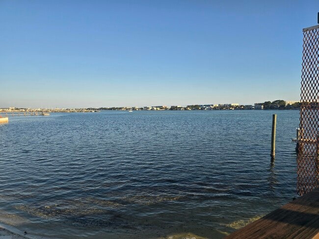 Building Photo - 308 Miracle Strip Pkwy SW