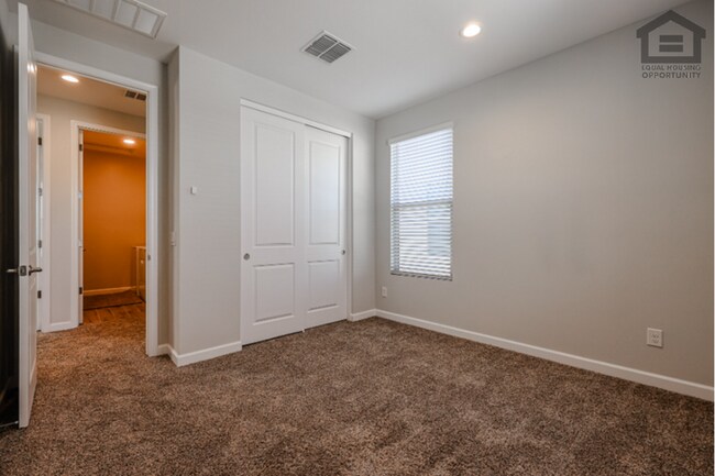 Building Photo - 4Bed/3Bath House at Mayo Blvd/Scottsdale Rd! Move-In Ready on 09/10/2026! – Gated Community!