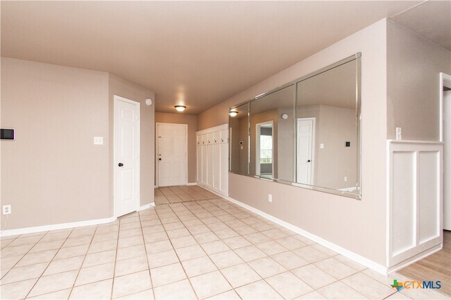 Building Photo - 4004 Bull Run Dr