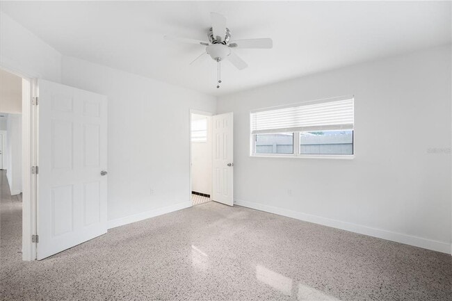 Building Photo - 10237 Tarpon Dr