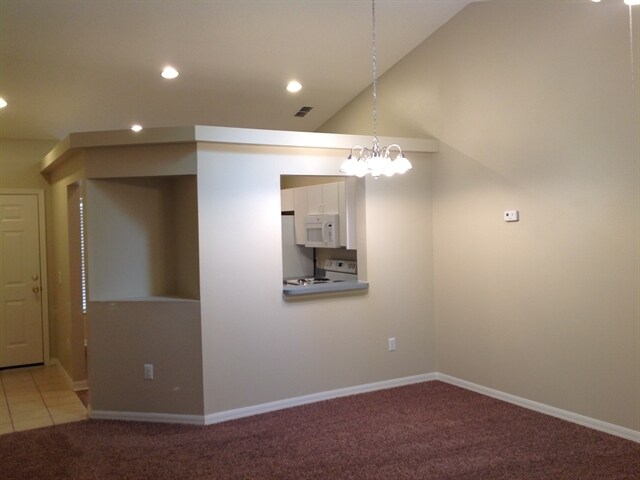 Building Photo - 214 Strada Dr