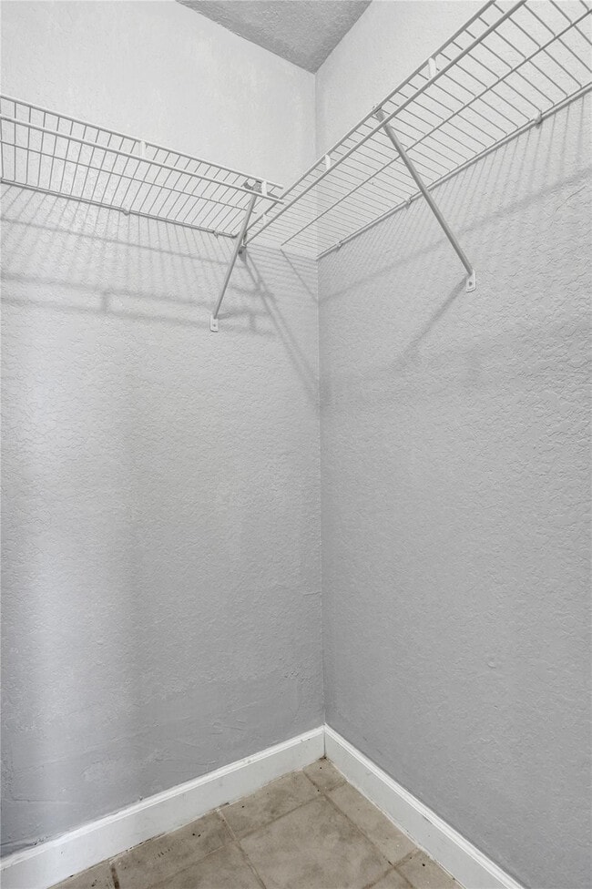 Building Photo - 2137 Shoma Dr