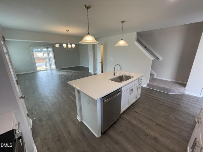 Building Photo - 1019 Peony Ln