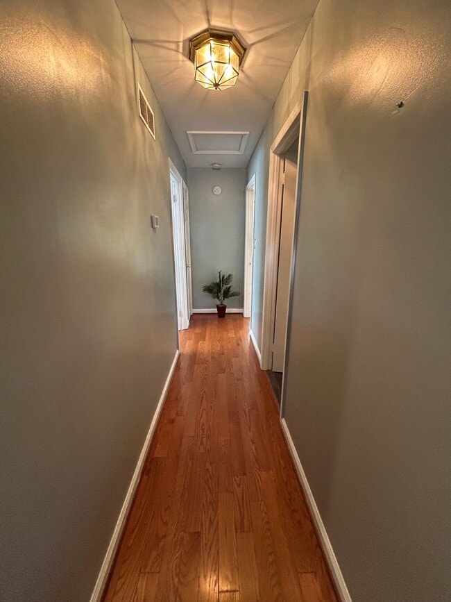 Building Photo - 116 Kane Dr