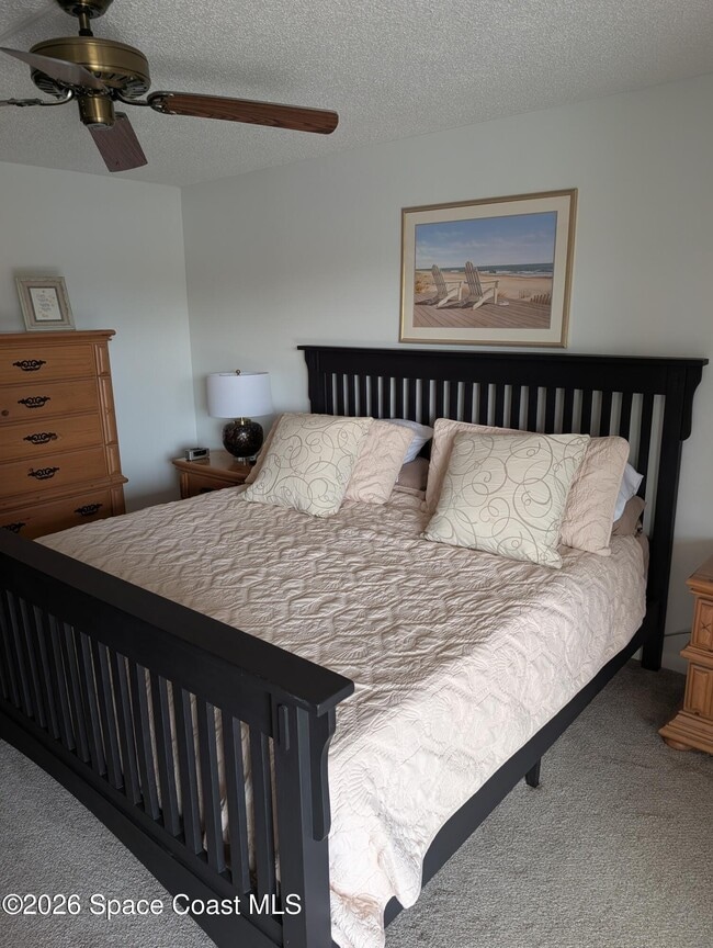 Building Photo - 8494 Ridgewood Ave