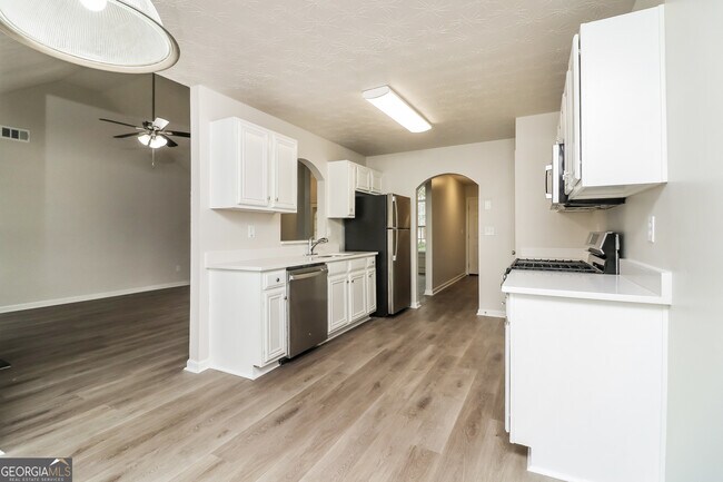 Building Photo - 90 Westfield Way