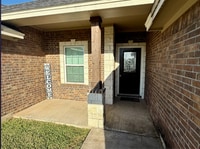 Building Photo - 220 Yorktown Ave