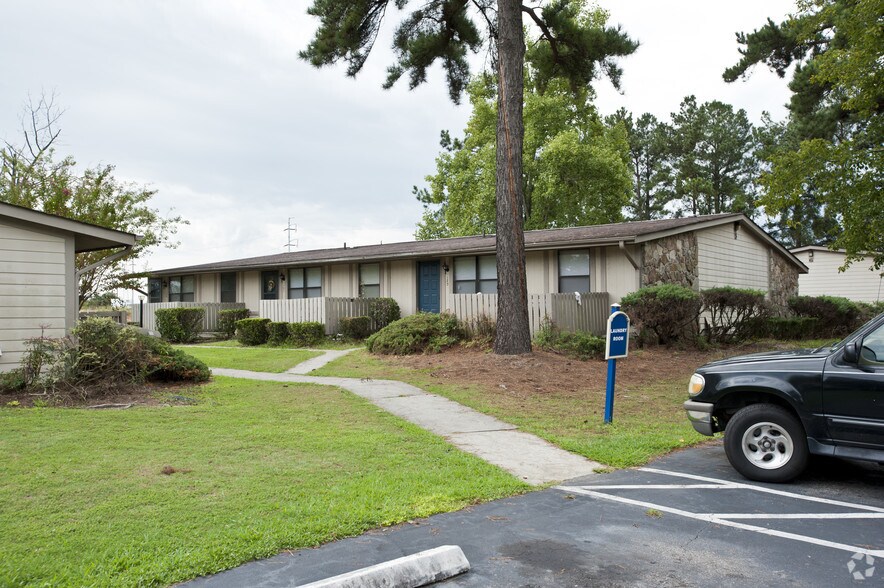 Oakwood Village Apartments 1311 Marks Church Rd Augusta GA 30909