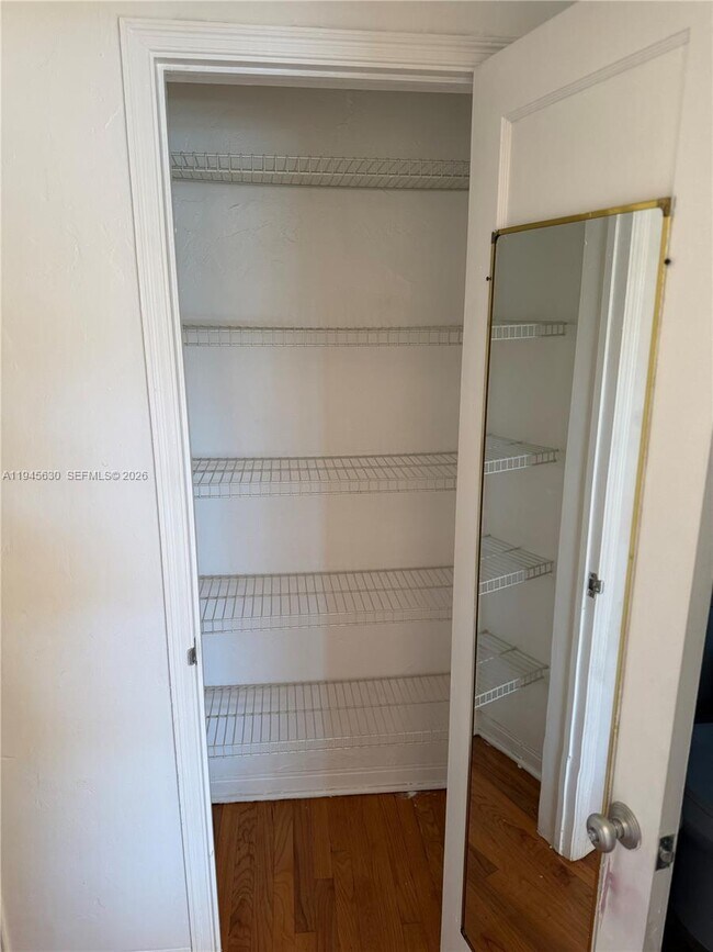 Building Photo - 715 NE 91st St