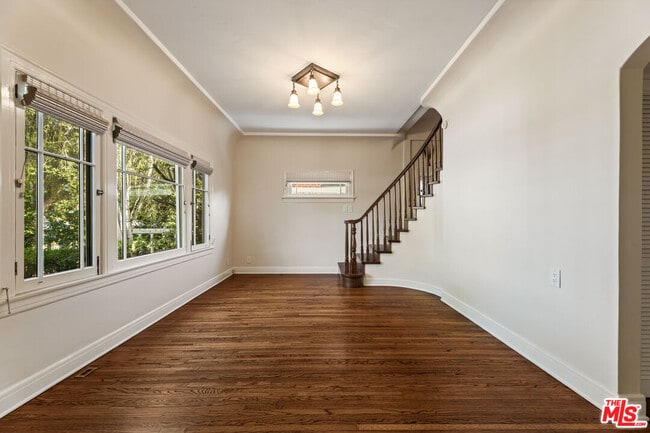 Building Photo - 602 11th St