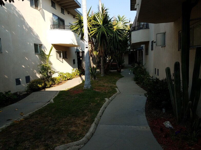 Building Photo - 12015 Lamanda St