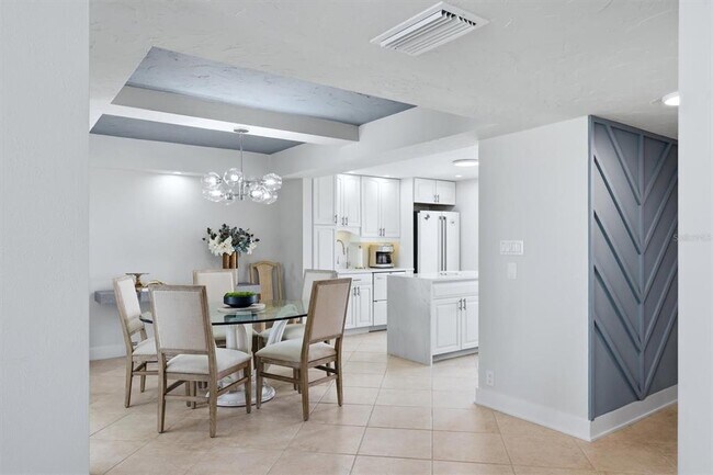 Building Photo - 4401 Gulf of Mexico Dr
