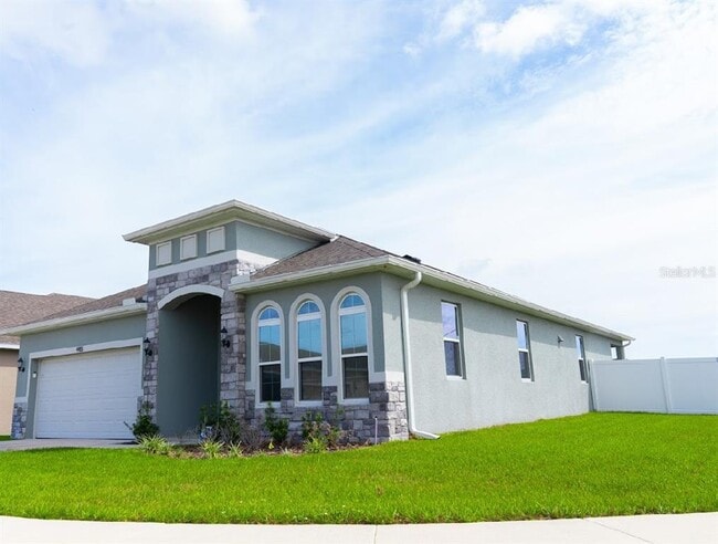 Building Photo - 445 Silver Palm Dr
